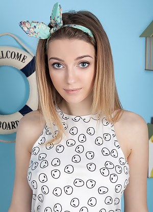 Free Young Porn Pictures Free Young Porn Pictures